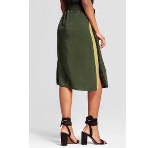 💚💛Who What Wear Olive Track Skirt💚💛
